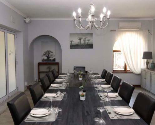 The Village Guesthouse Керес Екстериор снимка